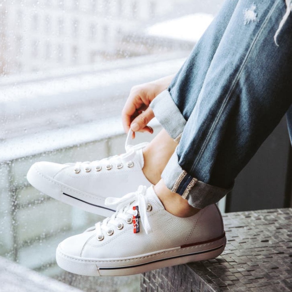 Paul Green leather sneaker, bright white, luxury brand. Carly low top VERY clean